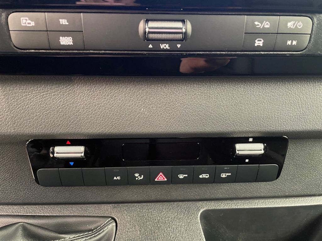 Fahrzeugabbildung Mercedes-Benz Sprinter 317 Mixto PRO L3H2 5 Sitze 3,5t AHK