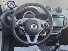 SMART forfour electric drive EQ Faltdach Apple CarPlay