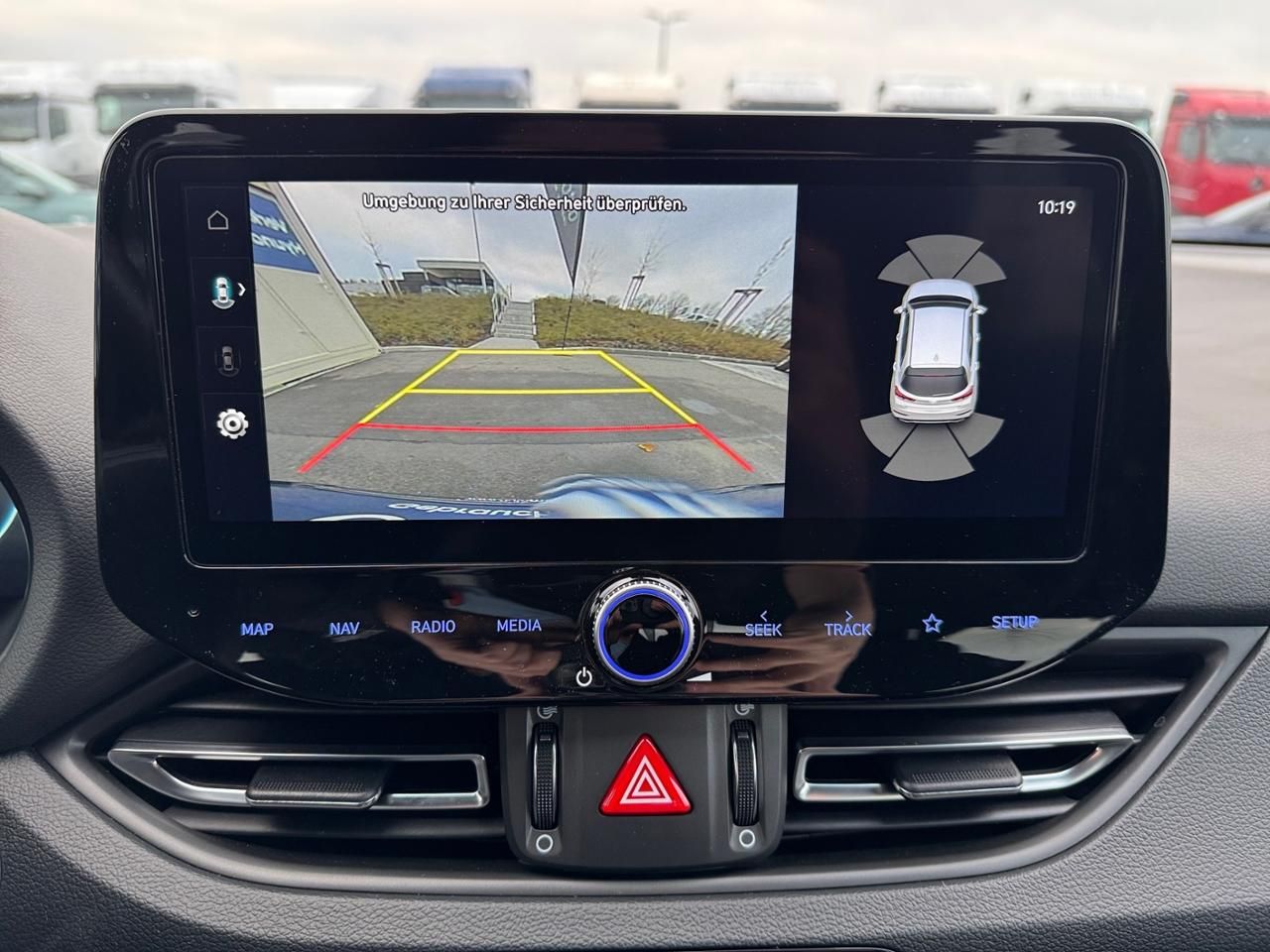 Fahrzeugabbildung Hyundai i30 ADVANTAGE *AUTOMATIK*LED*NAVI*KLIMAA*KAMERA*