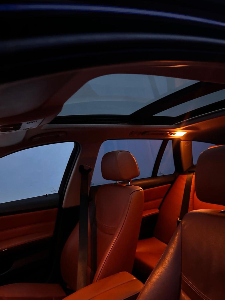 BMW 320 2011 — photo 6