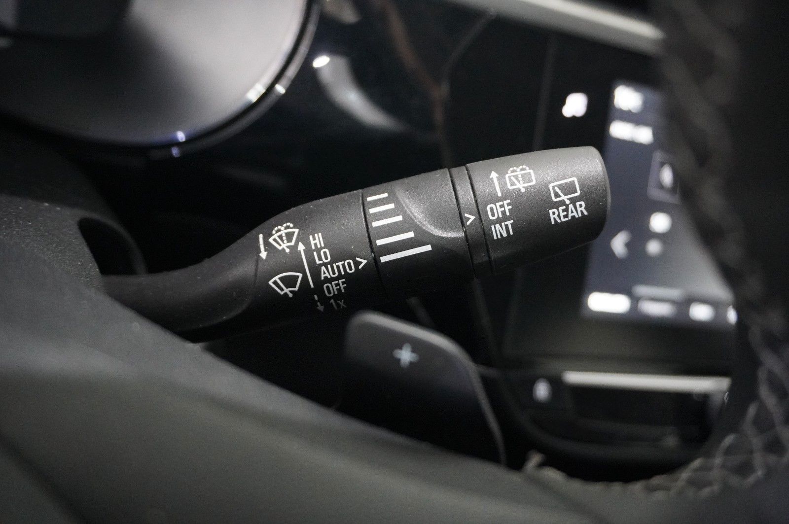 Fahrzeugabbildung Opel Corsa F 1.2T ELEGANCE NAVI/LED/KAMERA/SPORT/DAB+