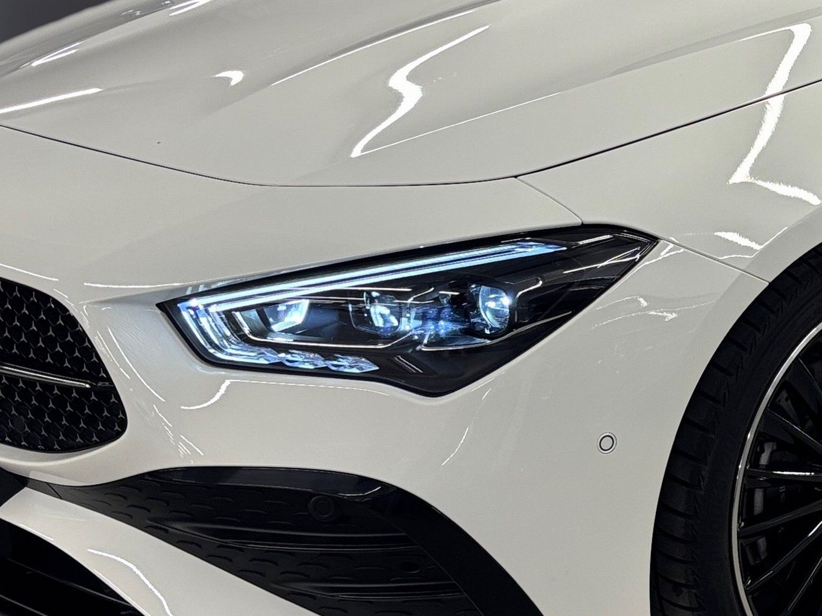 Fahrzeugabbildung Mercedes-Benz CLA 200 SB AMG*Pano*Burme*19"*HUD*360*Multibeam*