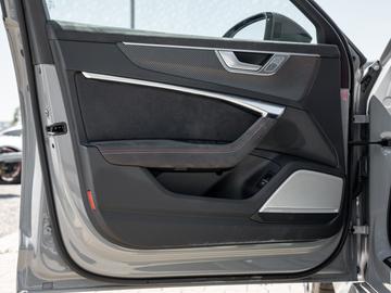 2024 AUDI RS6 — миниатюра 24
