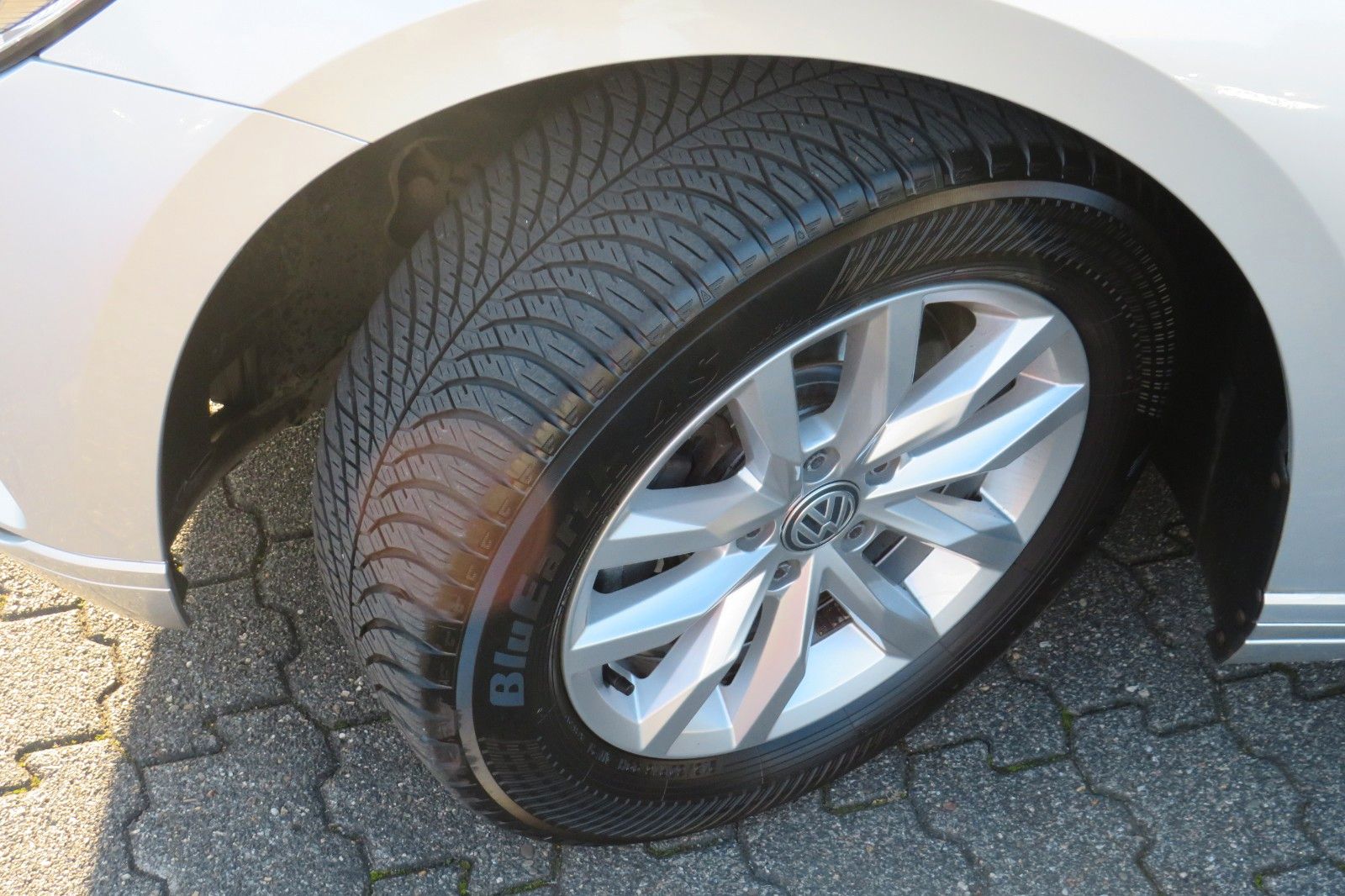 Fahrzeugabbildung Volkswagen Passat Variant Comfortline TDI DSG AHK NAVI