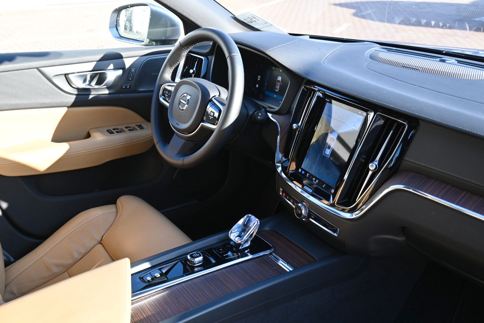 Fahrzeugabbildung Volvo V60 CC B4D AWD Ultimate*LED*PANO*360*H&K*MASSAGE