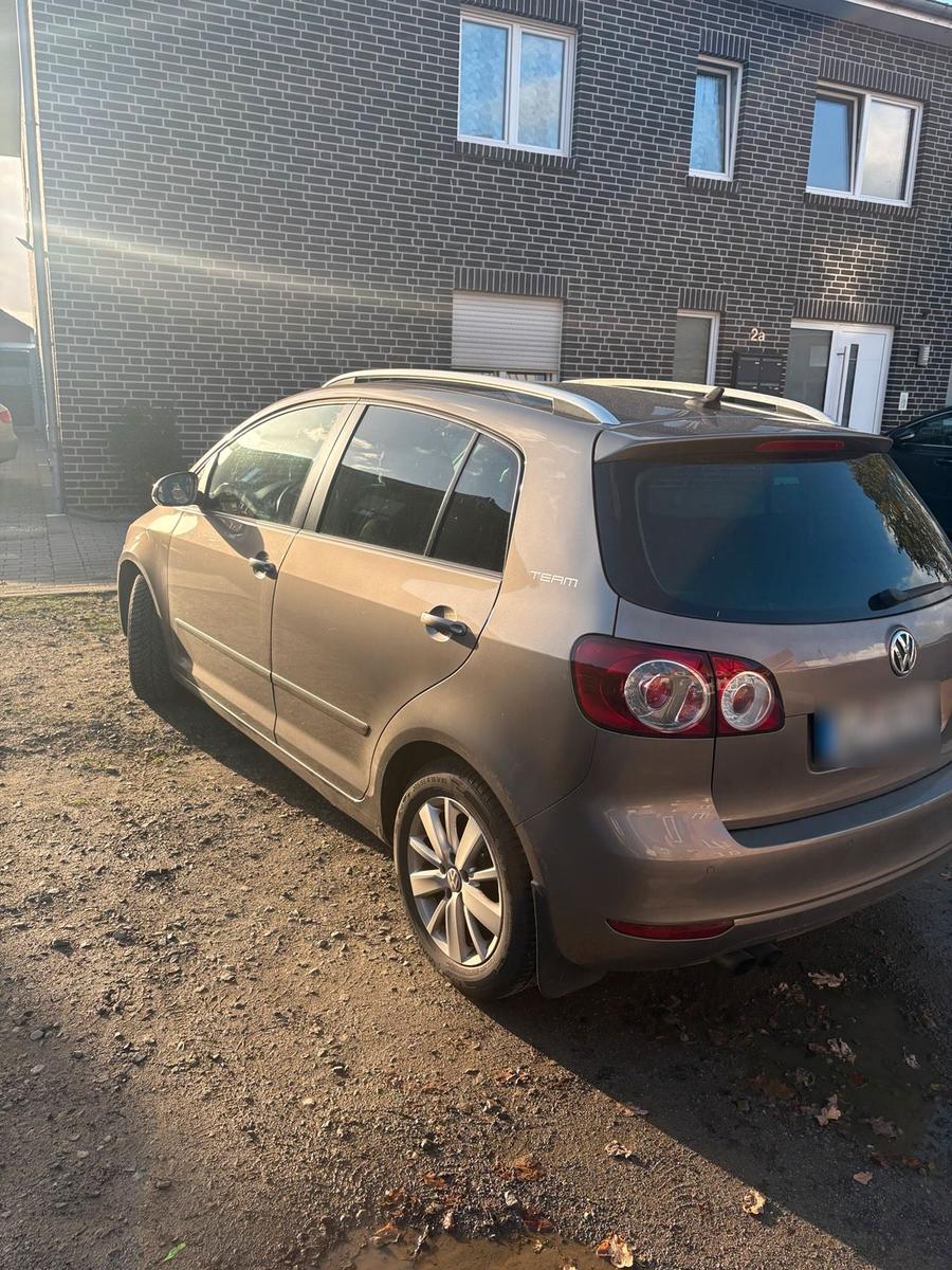 Volkswagen Golf Plus 2010 — engine