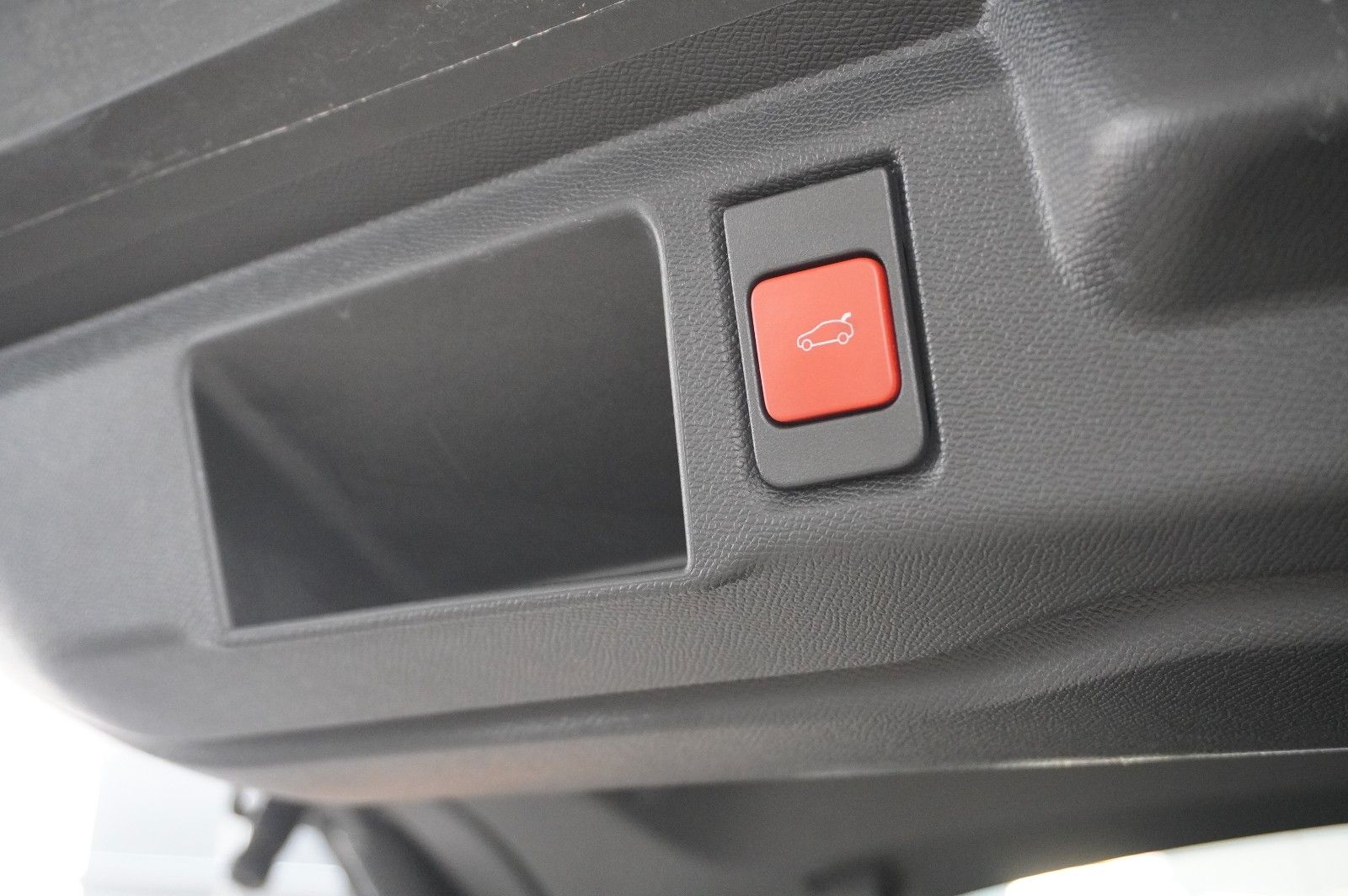 Fahrzeugabbildung Opel Grandland 1.2 48V HYBRID EDIT. NAVI/LED/KAMERA