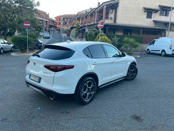 Alfa-Romeo Stelvio - 3