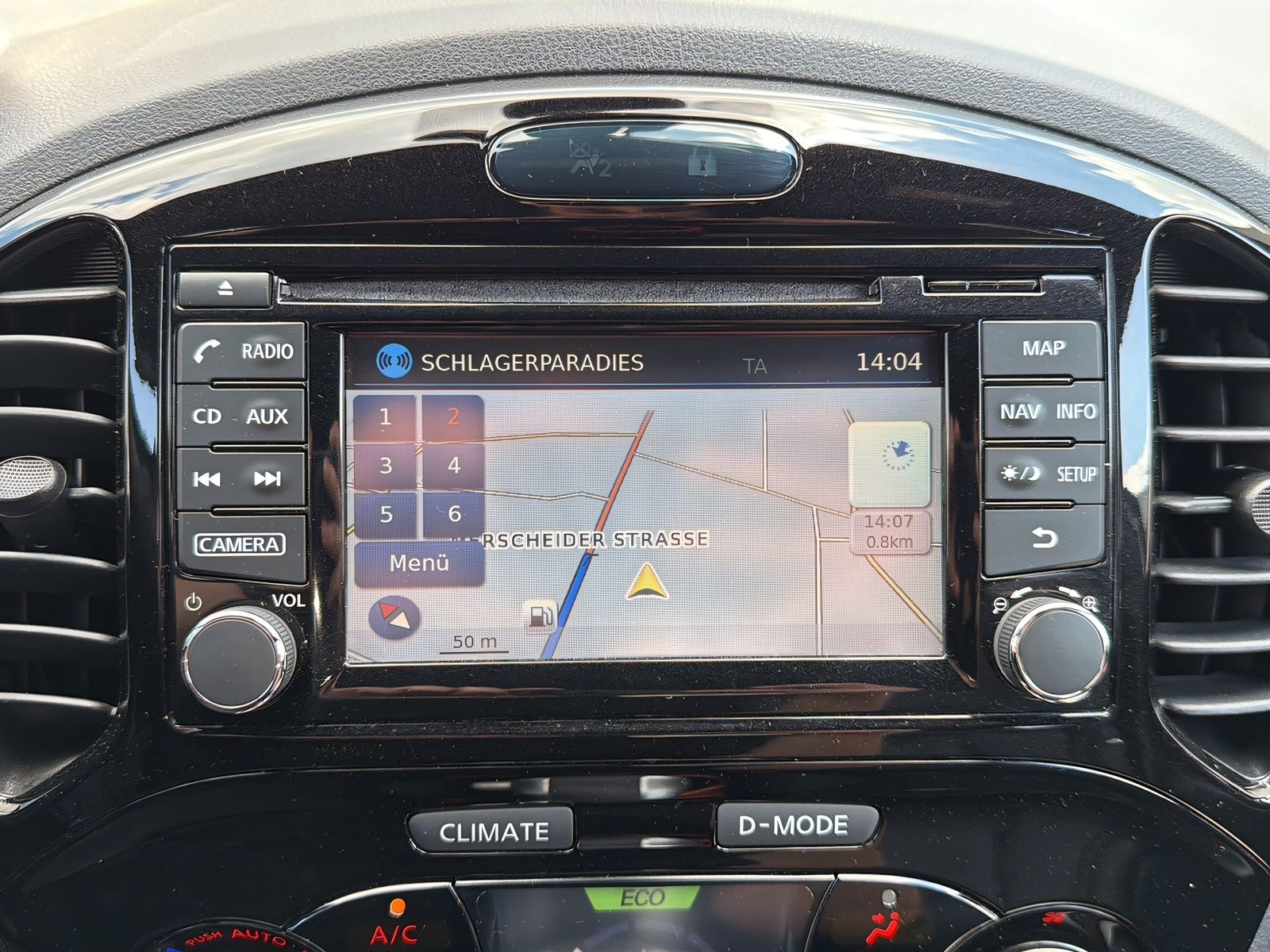 Fahrzeugabbildung Nissan Juke 1.6 TEKNA AUT. KEYLESS 360° KAM NAVI LEDER