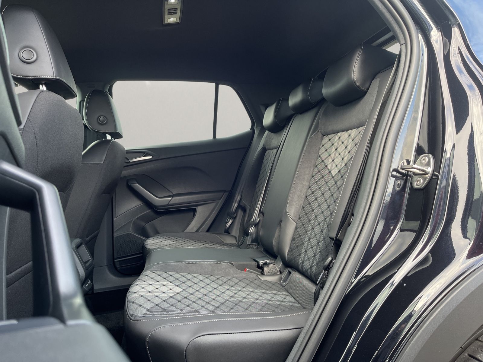 Volkswagen T-Cross - Bild 10