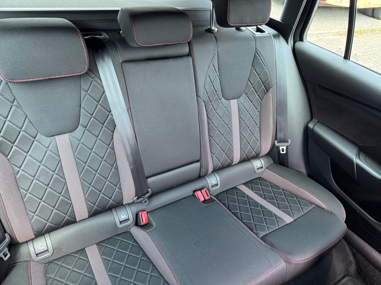 Octavia Combi RS 2,0 TSI DSG Navi über App AHK