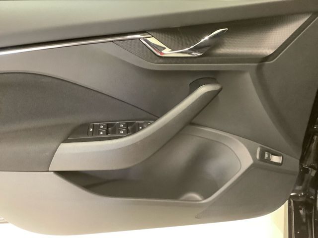 Kamiq Tour 1,5 TSI NAVI PDC KLIMAAUTO SH ALU