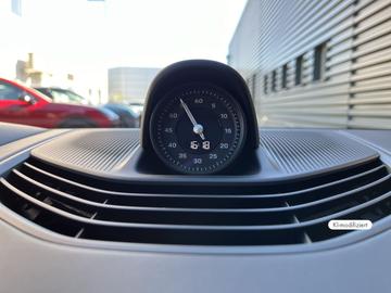  Porsche TAYCAN — миниатюра 23