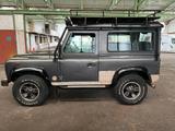 Land Rover Defender Tomb Raider - - Land Rover Defender aus 2001