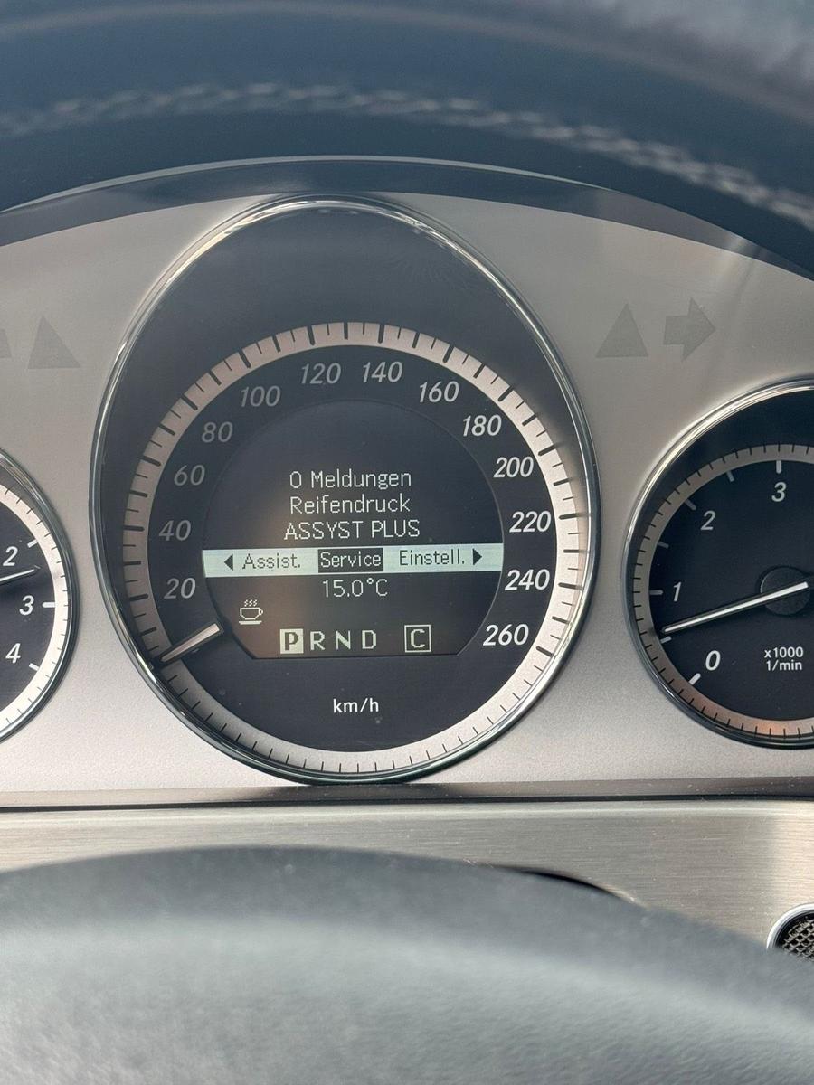Mercedes-Benz E350 2010 — photo 11
