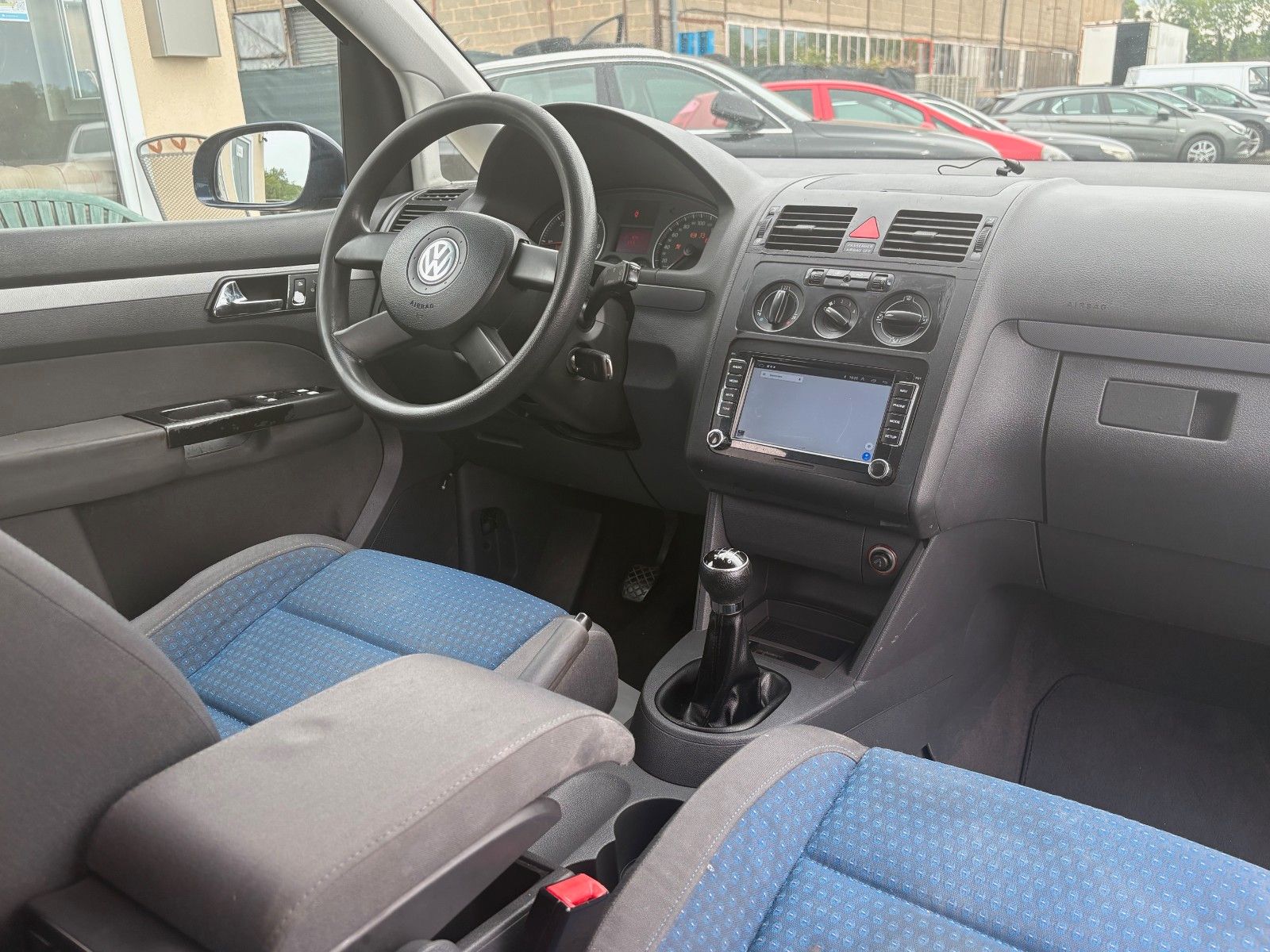 Fahrzeugabbildung Volkswagen Touran Trendline 1.9 TDI Navi SHZ AHK Klima