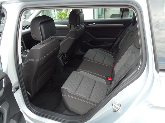 Passat Variant 2.0 TDI DSG Business - LED / Navi