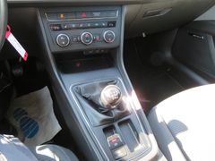 SEAT Leon 1.4 TSI Style LED Infotain Navi Rfk Sitzhzg SEAT Leon 1.4 TSI Style LED Infotain Navi Rfk Sitzhzg
