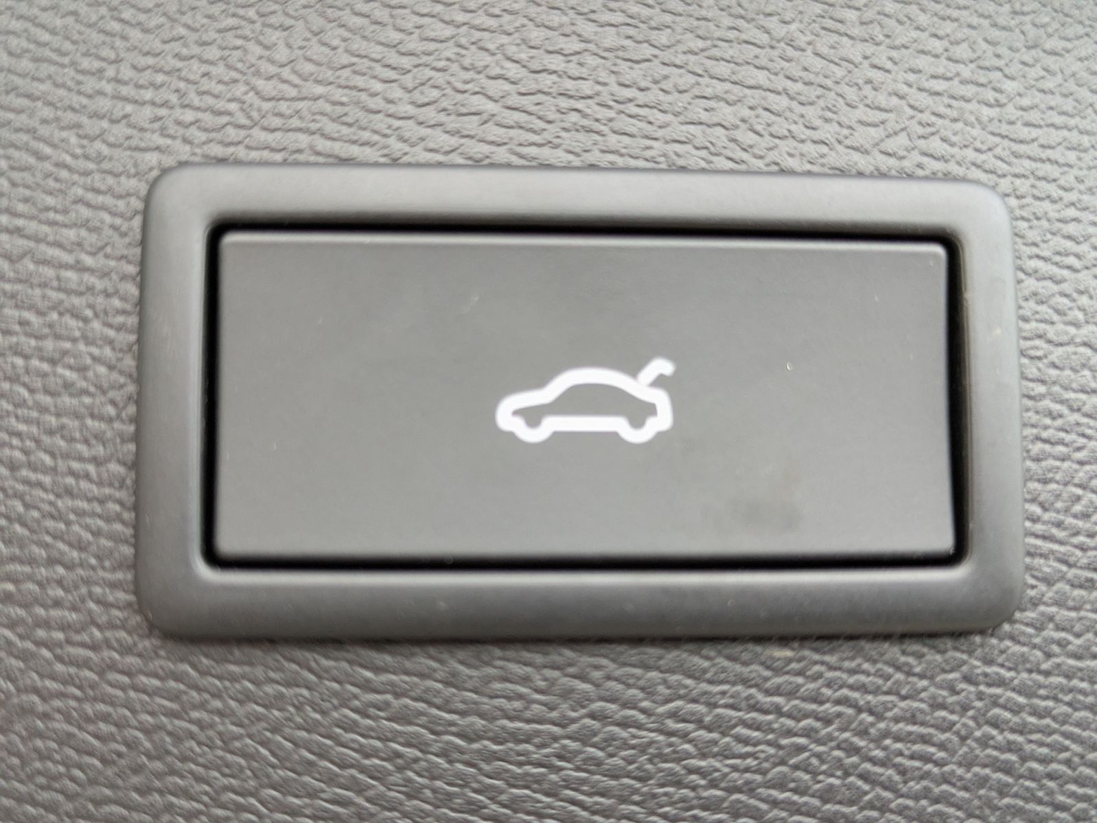 Fahrzeugabbildung CUPRA Formentor 1.5 eTSI PANO*MATRIX*SENNH.*DINAM*360°