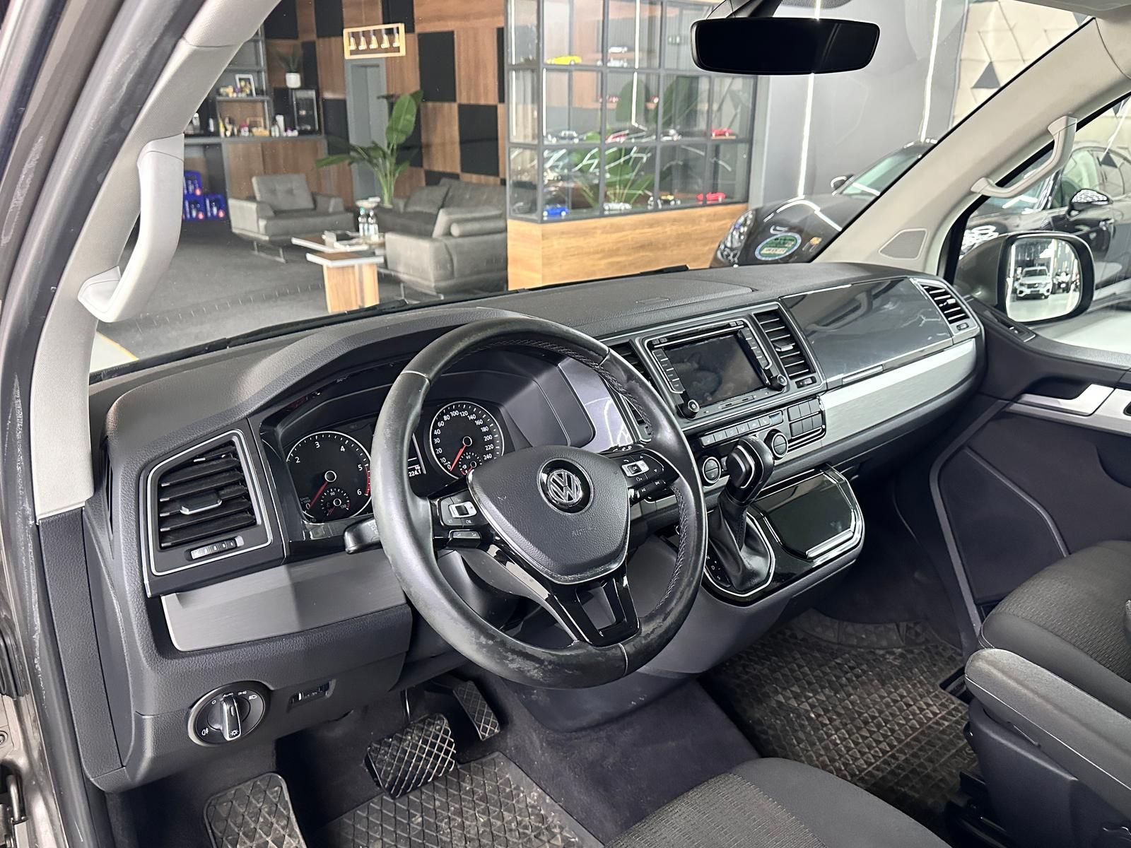 Volkswagen T6 Multivan Comfortline 2.0 TDI DSG AHK SHZ CAM foto 12