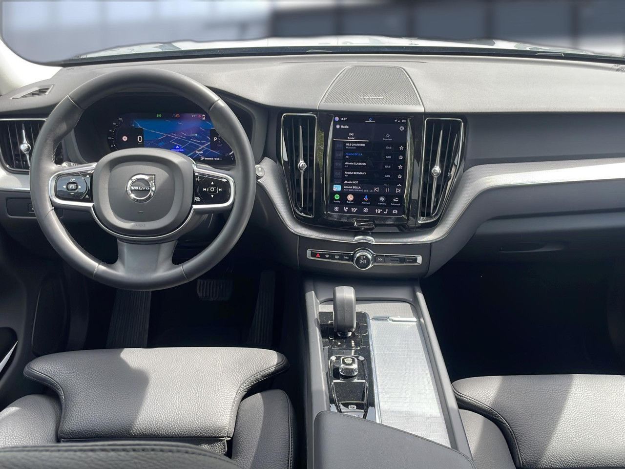 Volvo XC 60 Plus Dark AWD Bluetooth Navi LED Klima foto 10