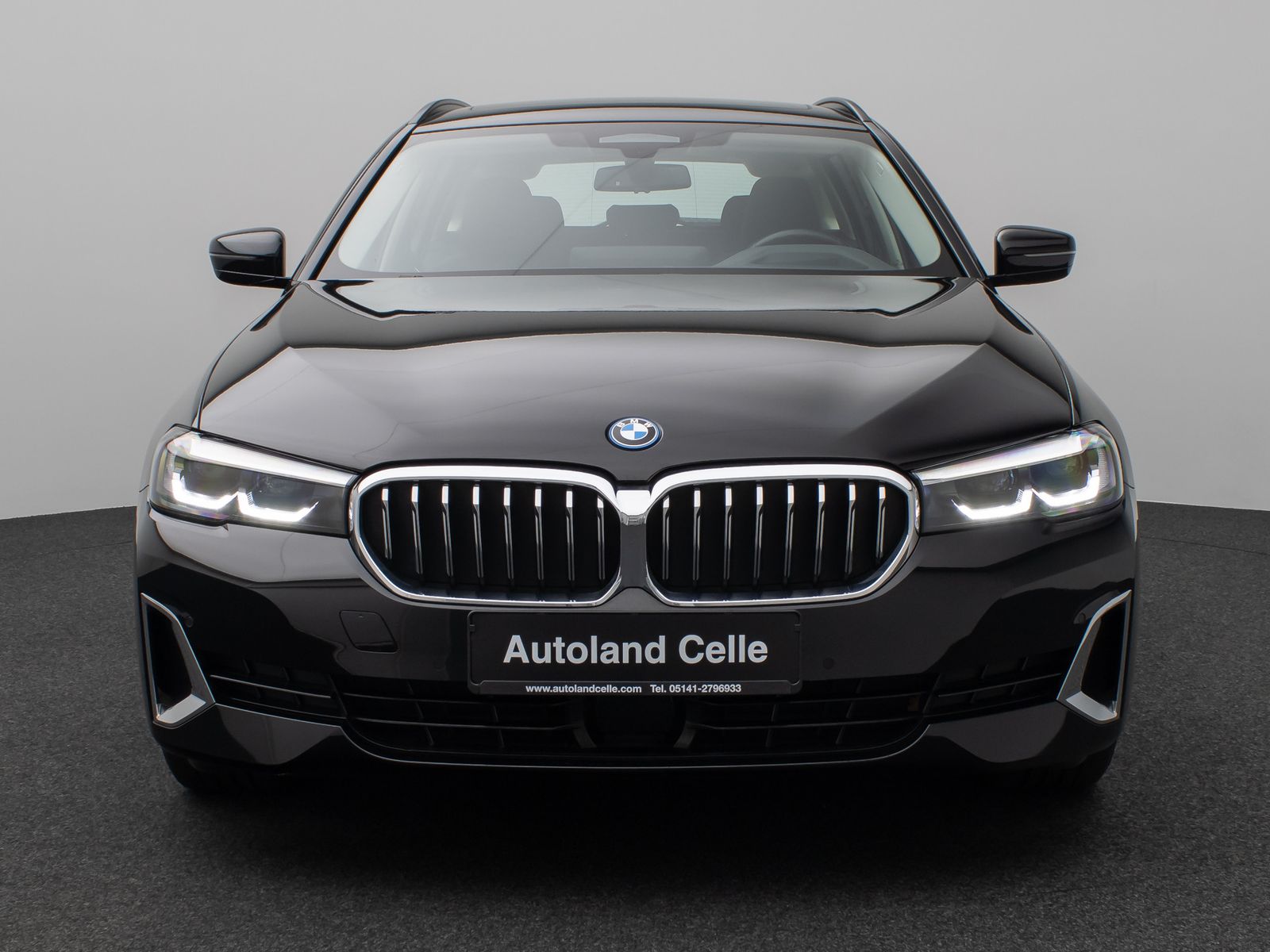 Fahrzeugabbildung BMW 530e Luxury Line Panorama Kamera HUD DAB 4xKlima