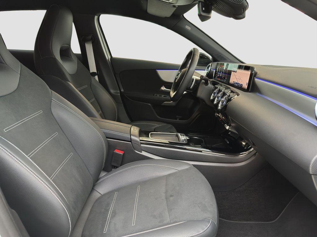 Fahrzeugabbildung Mercedes-Benz A 200 AHK*LED*PDC*ParkAss*Sportp.*SpurH*SpurW*LM
