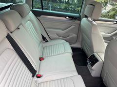 VW Passat Variant 2.0 TDI DSG Elegance
