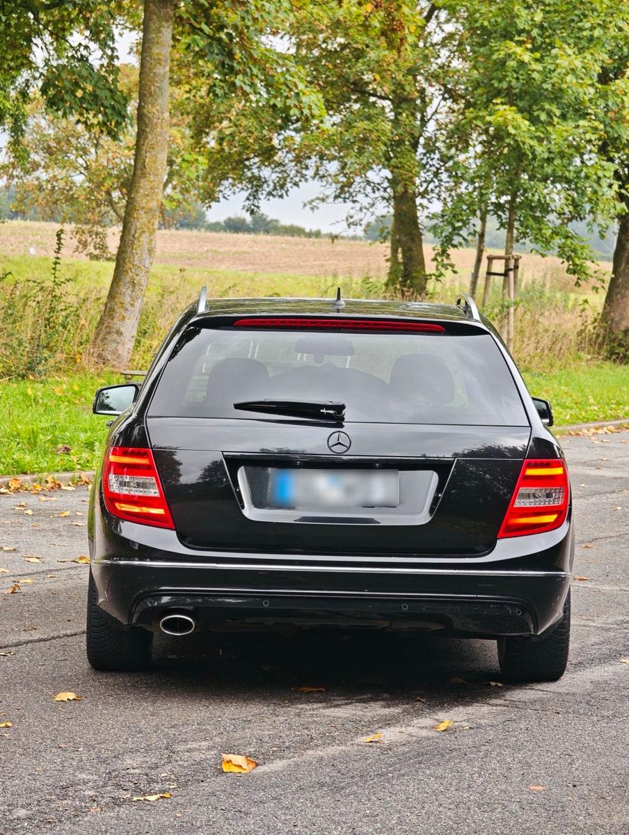 Mercedes-Benz E220 2011 — photo 7