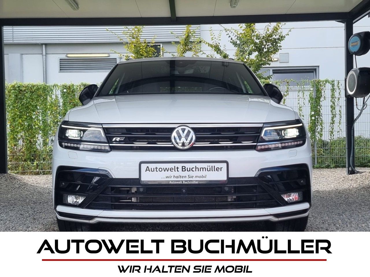 Gebrauchtwagen Volkswagen Tiguan Tiguan 2.0 TDI DSG,2xR-LINE,PANO,AHK,STANDH,360 in Nersingen