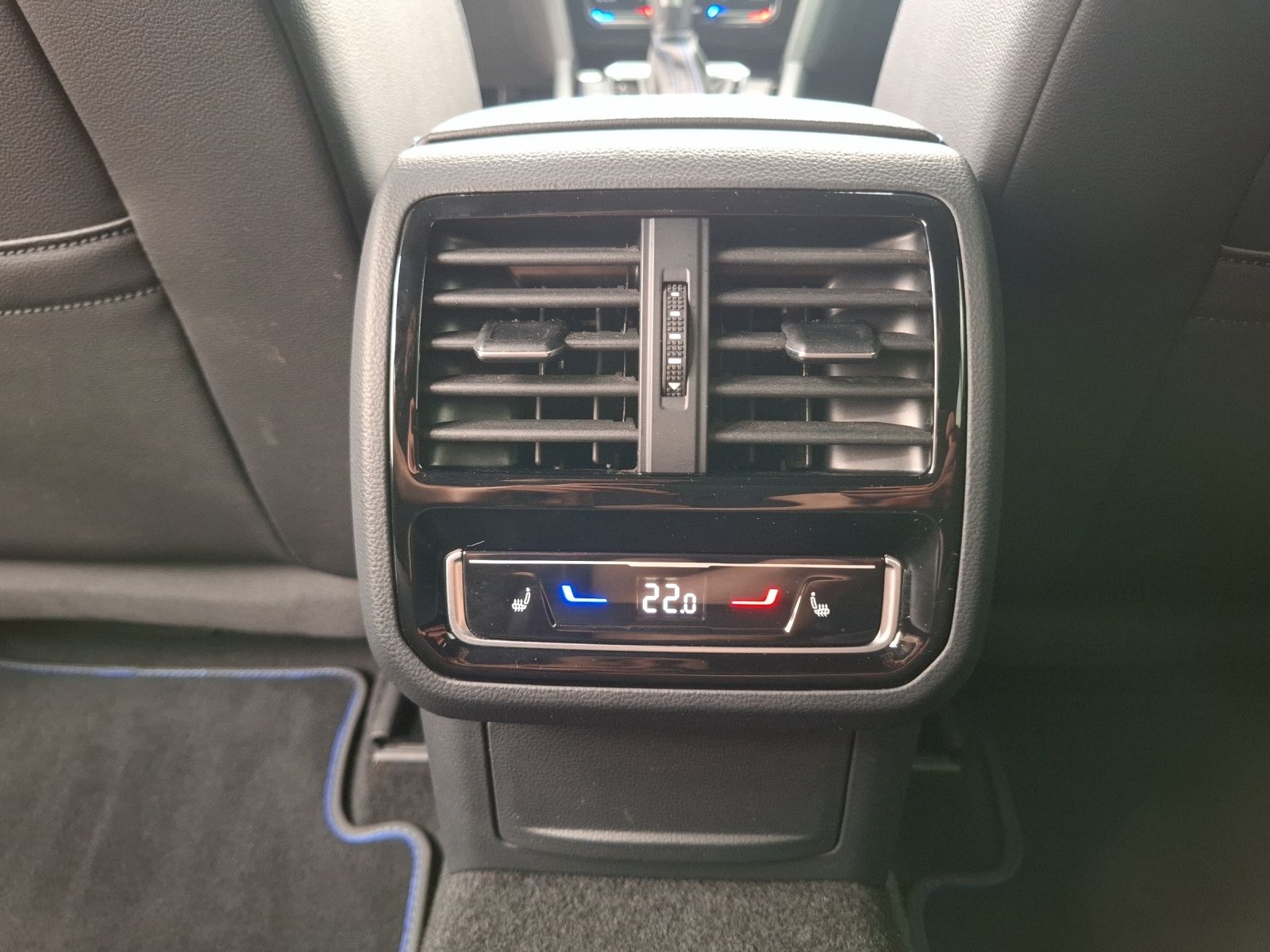 Fahrzeugabbildung Volkswagen Arteon SB R DSG 4M Matrix AID ACC RFK Harman 20"