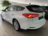Ford Focus Turnier Titanium 2.0 AHK+LED+KAMERA+KEYL. - Ford Focus Turnier mit Diesel-Antrieb