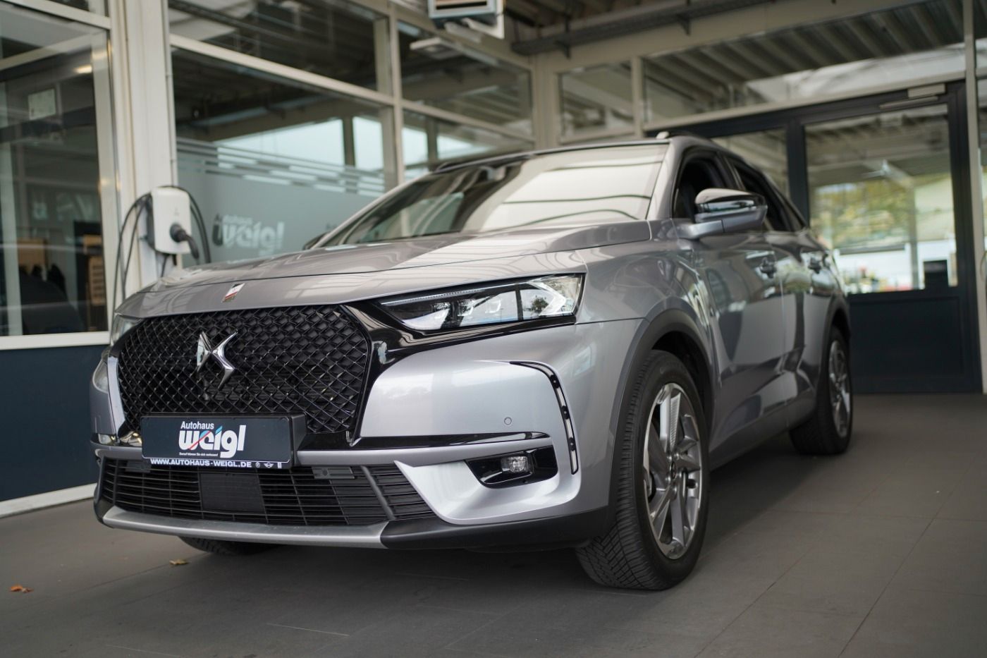 Fahrzeugabbildung DS Automobiles DS7 Crossback E-Tense 4x4 300 Ligne Noire