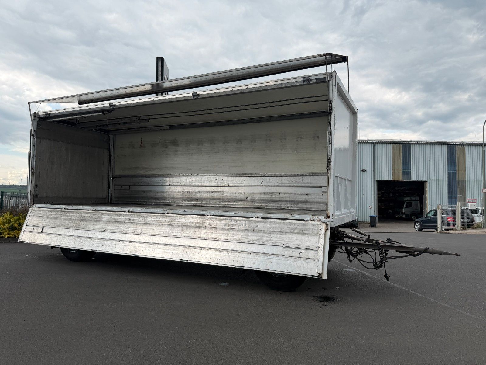 Fahrzeugabbildung Andere Ewers PRASQ18 Schwenkwand SAF LBW BÄR 2.500kg