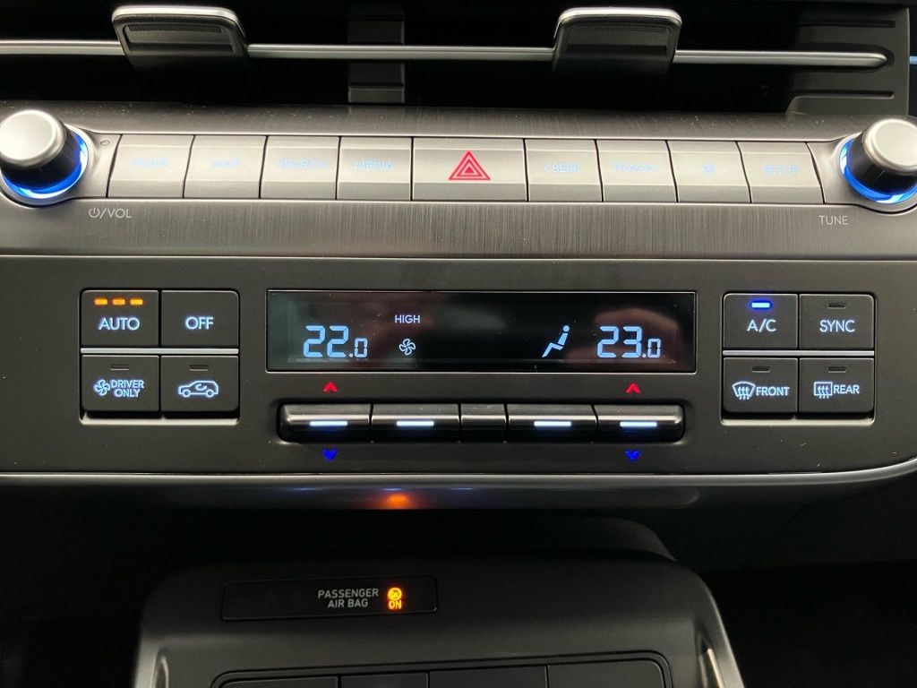 Fahrzeugabbildung Hyundai KONA EV 2WD 65kWh Prime 2xKlima 360 ACC AUT HUD