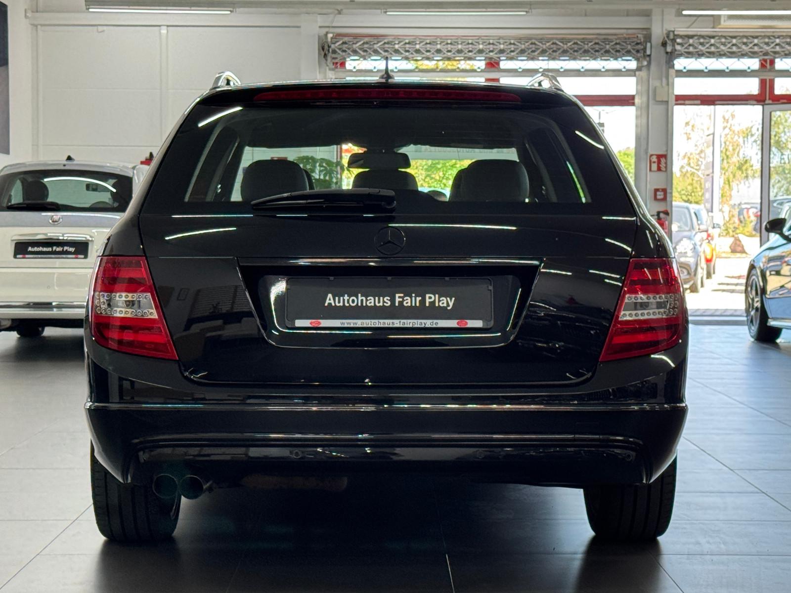 Mercedes-Benz C 180 T-Modell Avantg. NAVI/U-FREI/MB SERVICE!