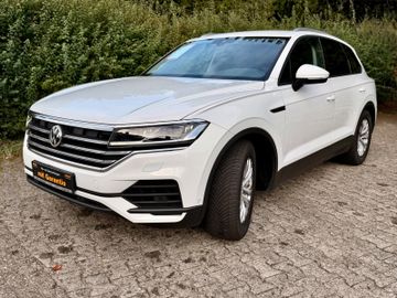 Volkswagen Touareg - 1