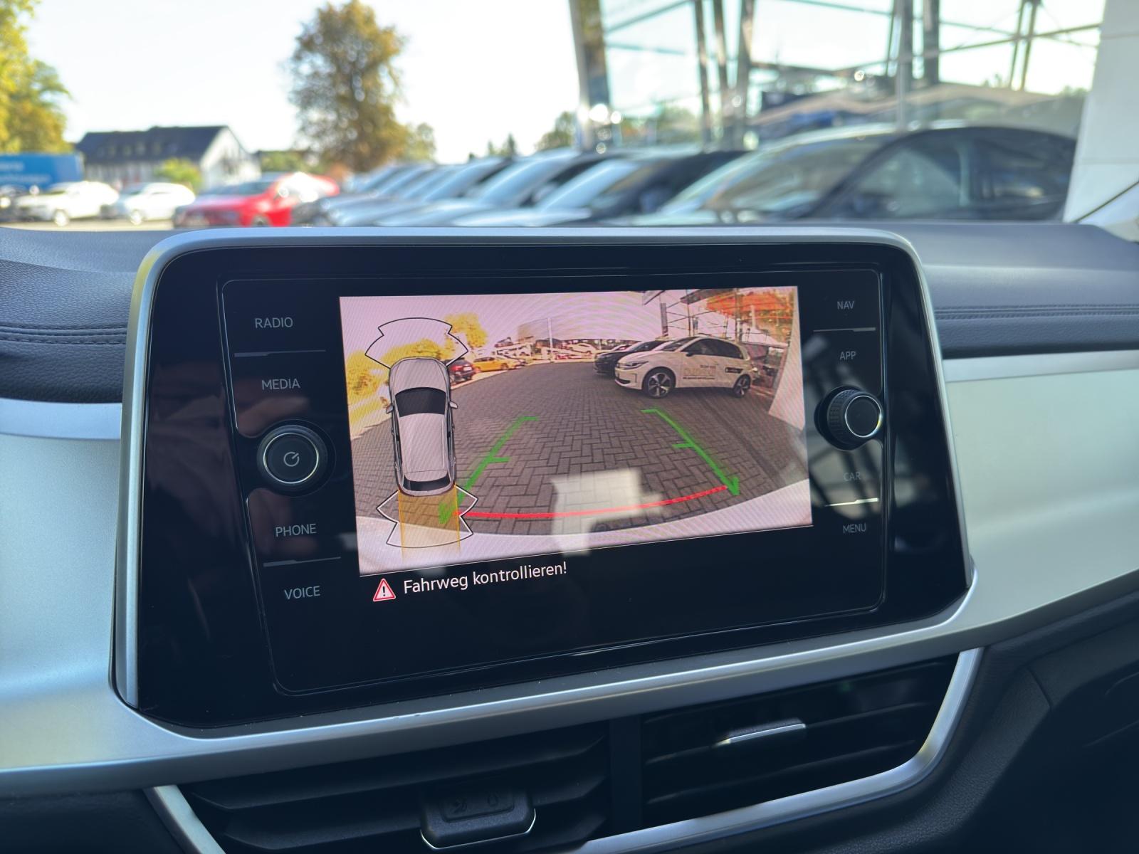 Volkswagen T-Roc 1.5 TSI DSG Move  AHK Navi LED Kamera PDC 