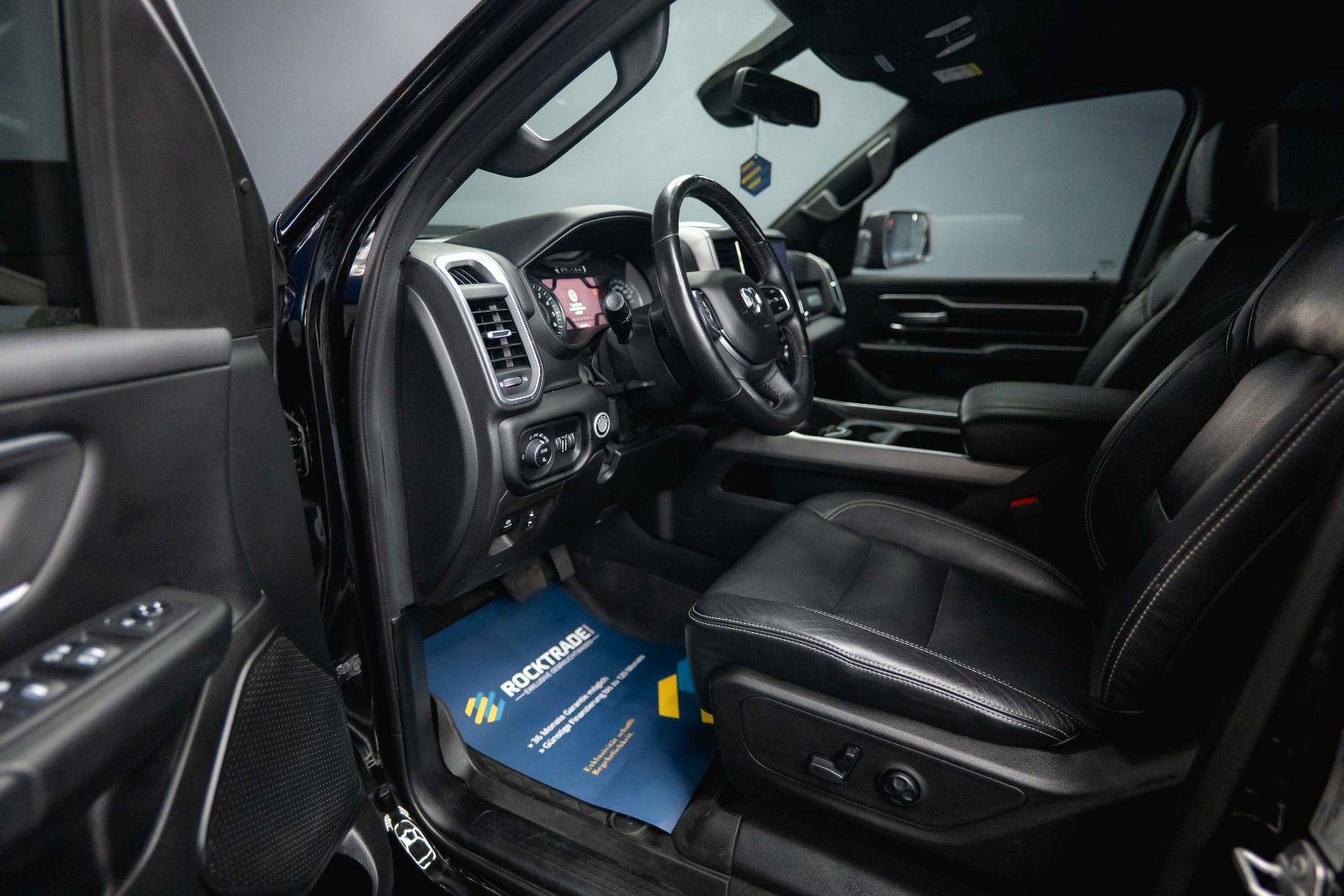 Fahrzeugabbildung Dodge RAM 5.7 V8 HEMI 4x4 BLACK *LPG 200L*Unfallfrei*