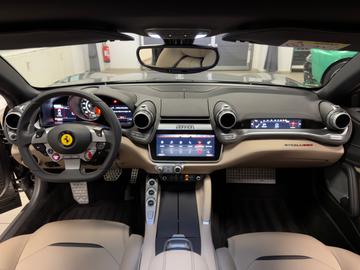 صورة مصغرة 36 لـ 2016 Ferrari GTC4LUSSO