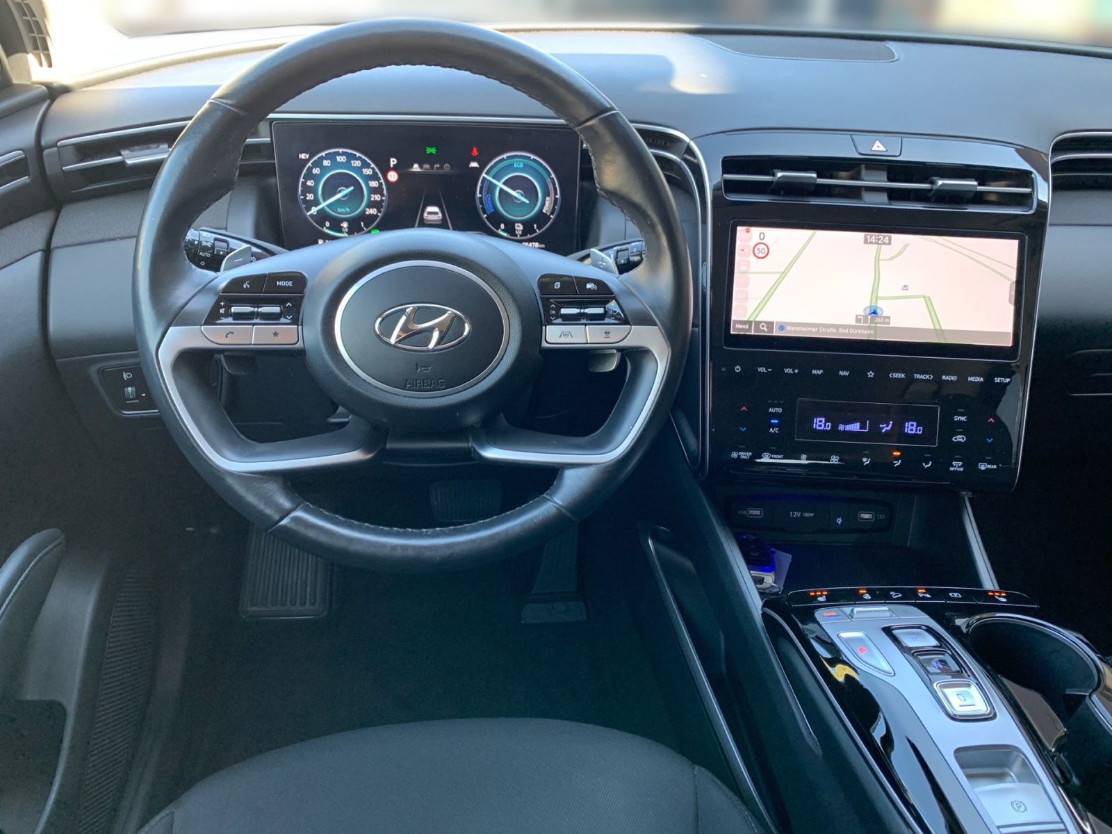 Fahrzeugabbildung Hyundai TUCSON 1.6 T-GDI Trend Plug-In Hybrid 4WD el.HK