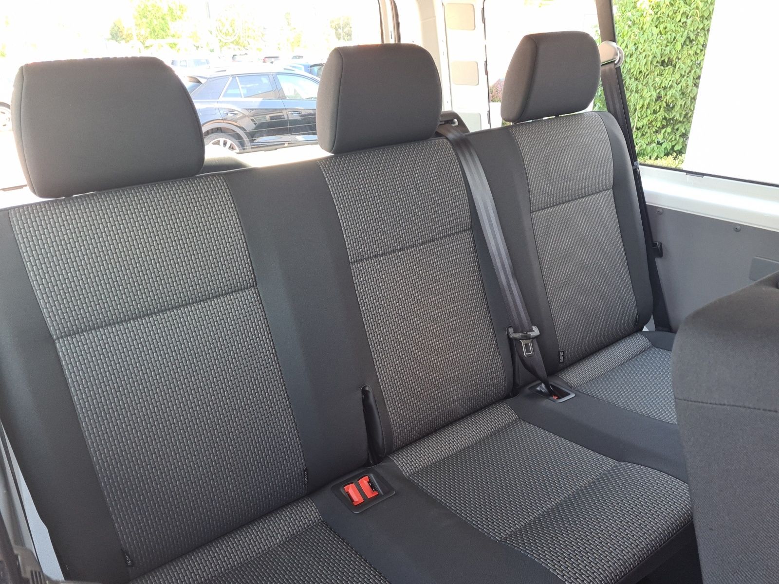 Fahrzeugabbildung Volkswagen T6 Kombi T6.1 TDI 9-Sitzer LR SITZH. PDC KLIMA