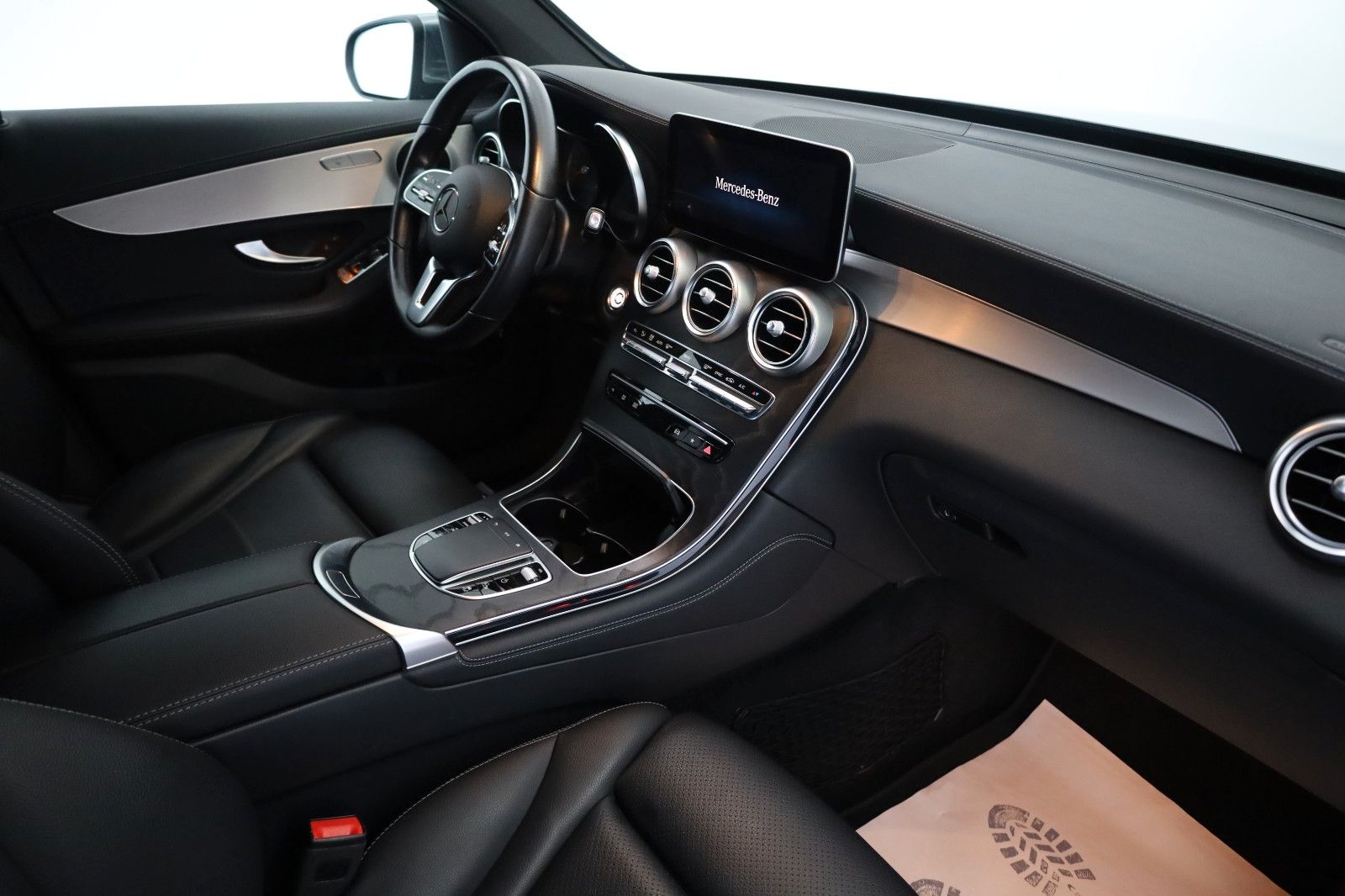 Fahrzeugabbildung Mercedes-Benz GLC 200d Coupé Leder,Navi,LED,Kamera,SH,PDC,AHK