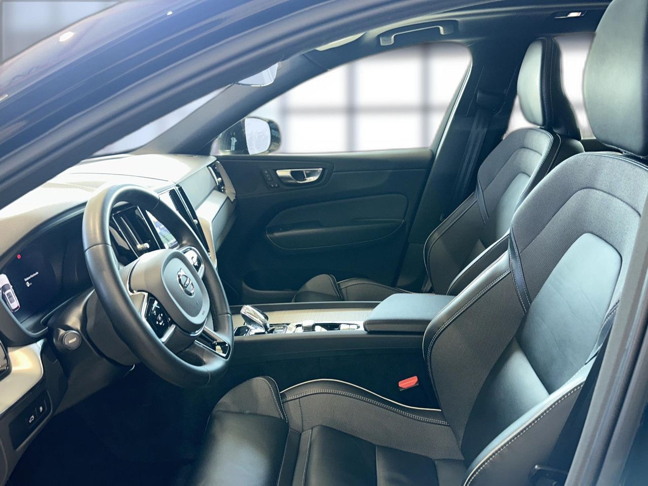 Volvo XC 60 R Design Recharge Plug-In Hybrid AWD Navi foto 8