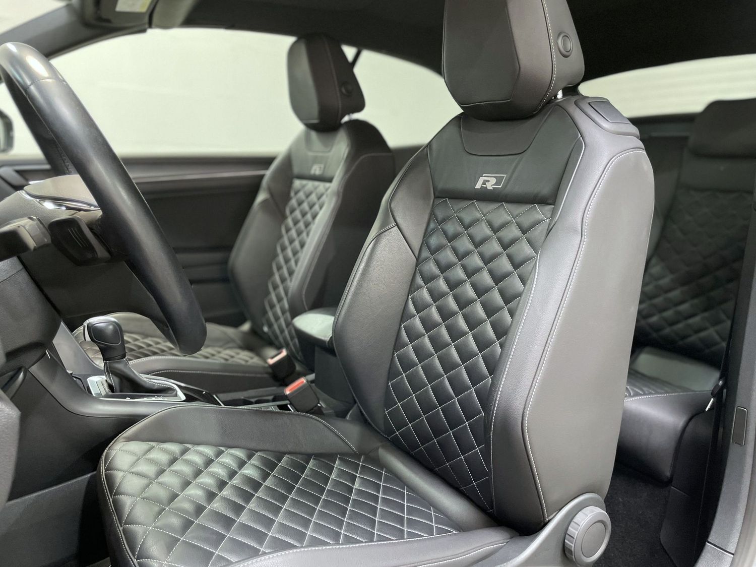 Fahrzeugabbildung Volkswagen T-Roc 1.5TSI R-Line DSG#LED#Leder#ACC#Spur