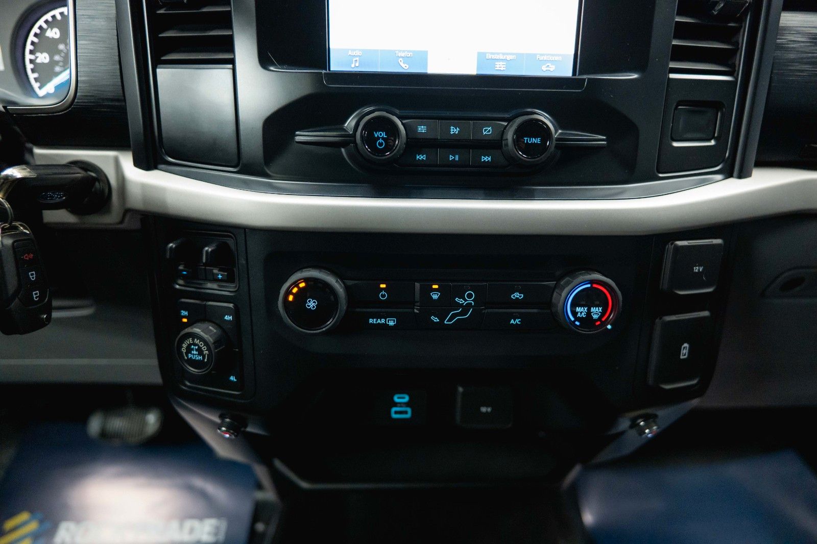 Fahrzeugabbildung Ford F150 5.0L V8 4x4 Offroad SuperCrew RAPTOR 19%