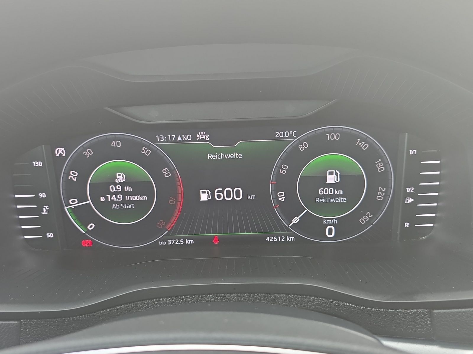 Fahrzeugabbildung SKODA Karoq Clever LED Navi AHK RFK VC SHZ