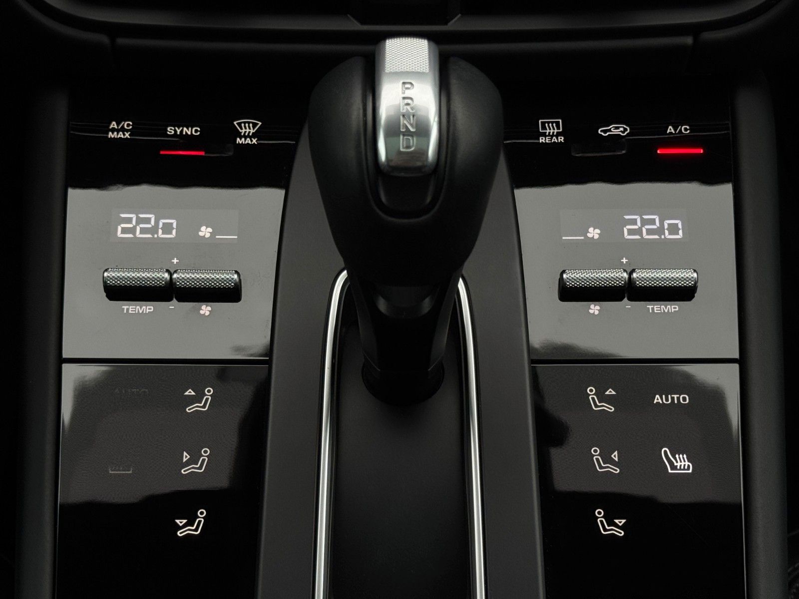 Fahrzeugabbildung Porsche Macan GTS PASM Chrono Carbon Pano Bose Std-HZG