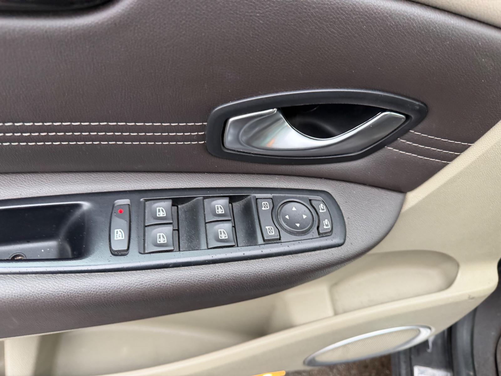 Renault Scenic 2010 — photo 8