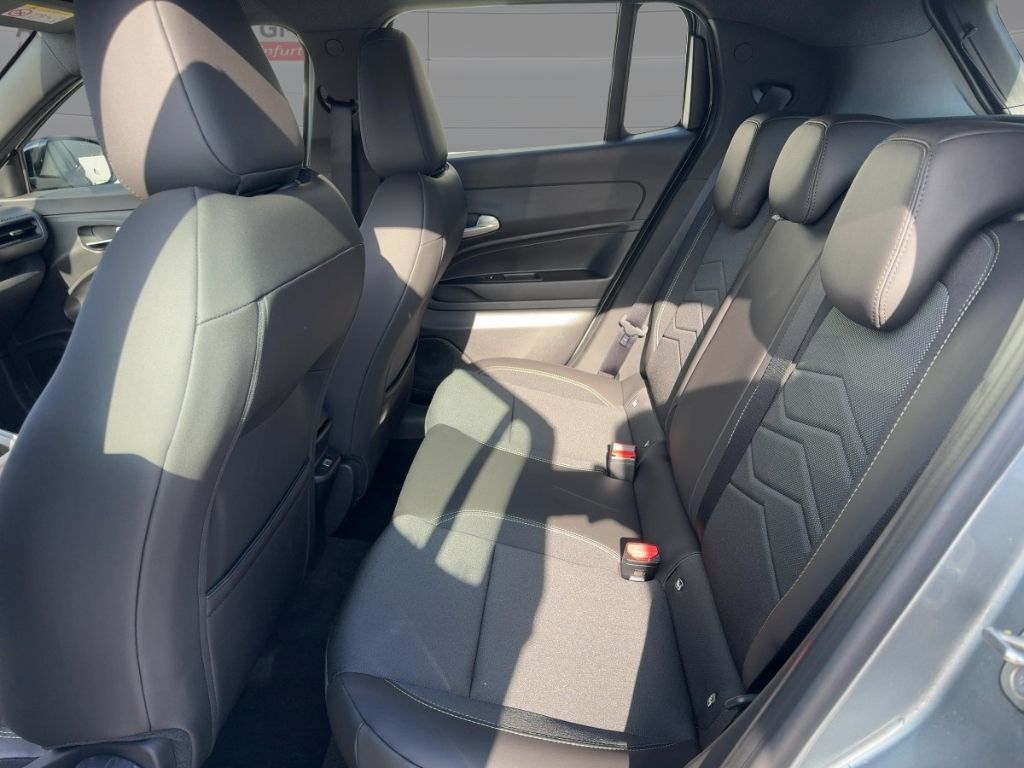 Fahrzeugabbildung Jeep Avenger e-Hybrid Altitude NAVI ALLWETTER WINTER